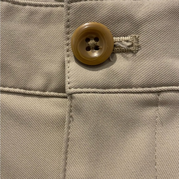 NWOT IZOD Beige Golf Shorts Size 30 - Picture 4 of 5